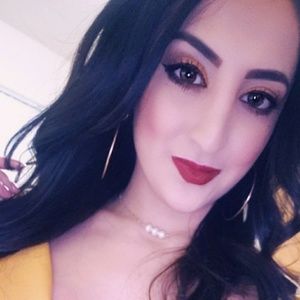 Meet your Posher, Crystal